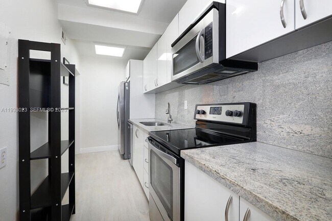 Photo - 100 Lincoln Rd Unidad 330