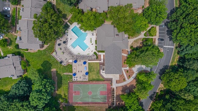 The Retreat at Lake Johnson Apartments