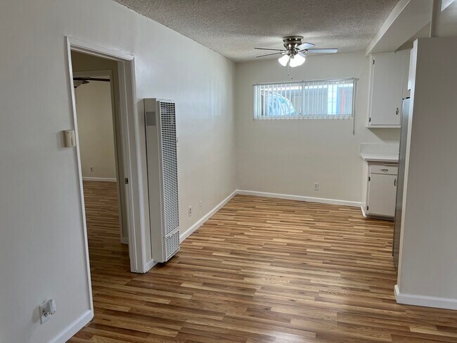 Photo - Sherman Oaks Moorpark Apartments