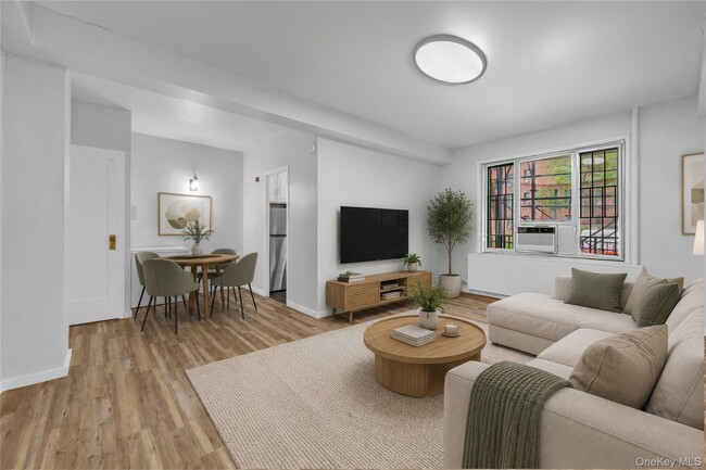 7 Metropolitan Oval Unit ME