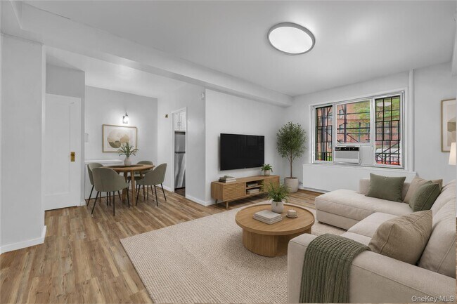 Photo - 7 Metropolitan Oval Unit ME