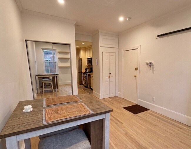 11 Irving St Unit 6