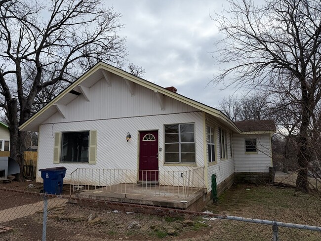 Building Photo - 1600 S T St