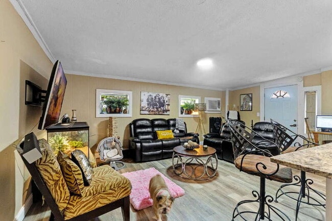 Photo - 170 Kingston Ave