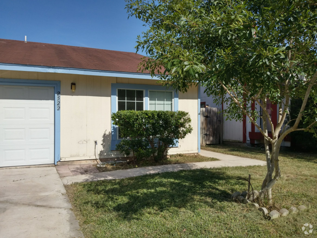 Front Yard - 2522 Corian Glen Dr Rental