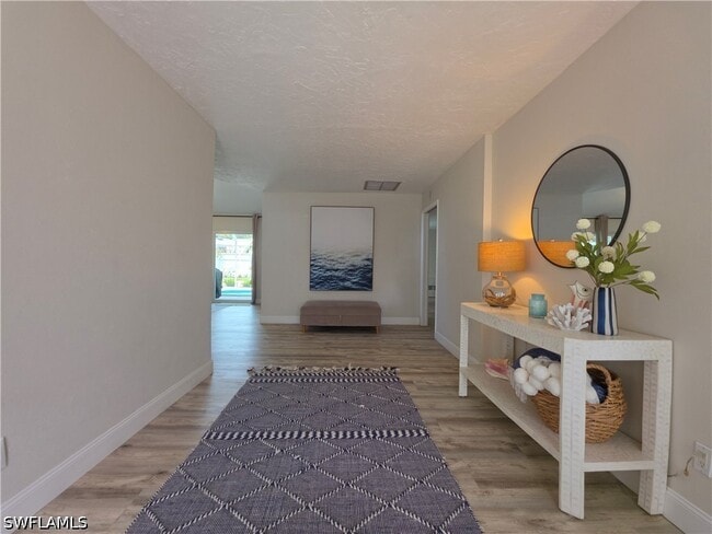 Photo - 1363 Woodridge Ave