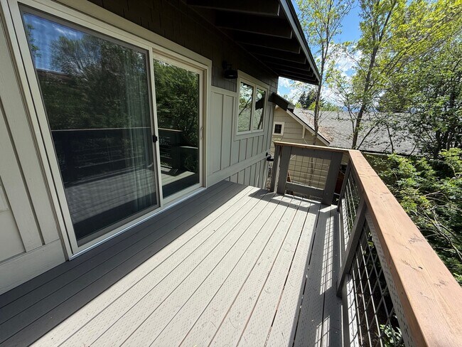 Photo - 518 W Hayes St
