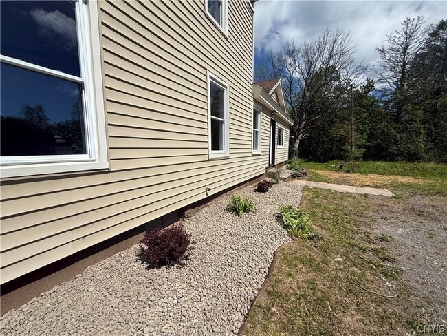 Photo - 6637 Dix Rd