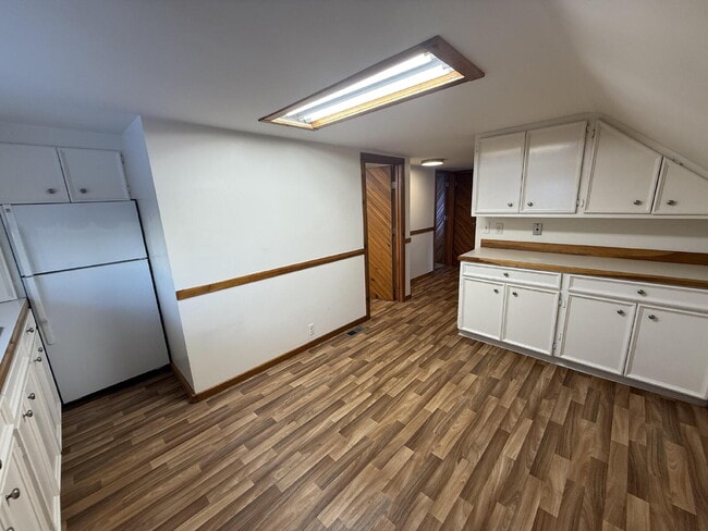 Photo - Upper 2BR in Heart of Grandville Unidad 2