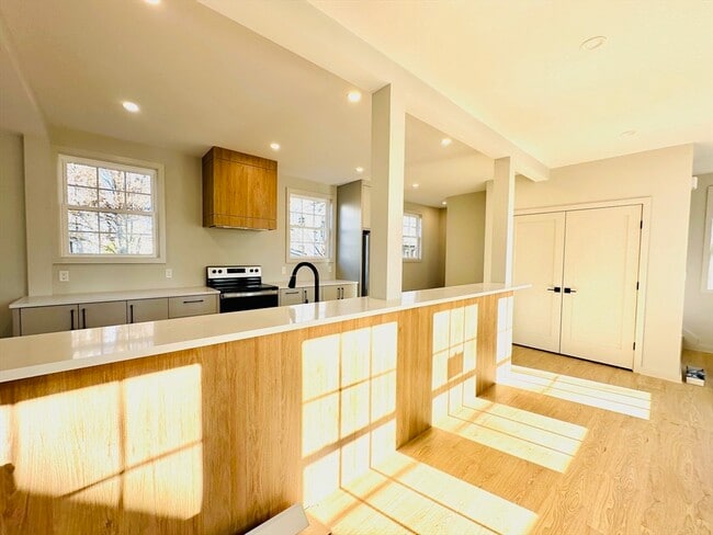 Photo - 246 Ash St
