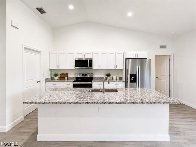 Photo - 537 Greenbriar Blvd