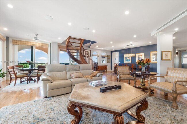 Photo - 13643 Deering Bay Dr Unidad 165