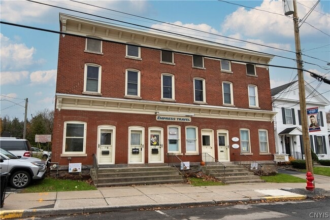 Building Photo - 25 College St