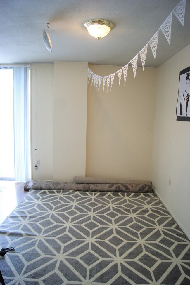 Photo - Spacious 2 Bedroom Condo at Gateway Park n...