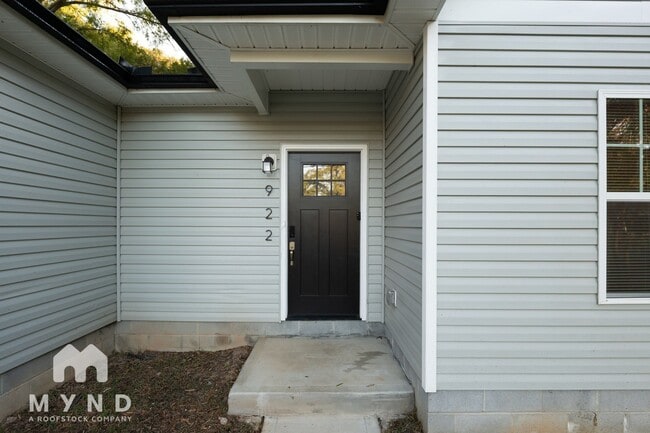 Photo - 922 W Davidson Ave