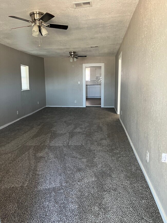 Sala de estar - 301 Austin St