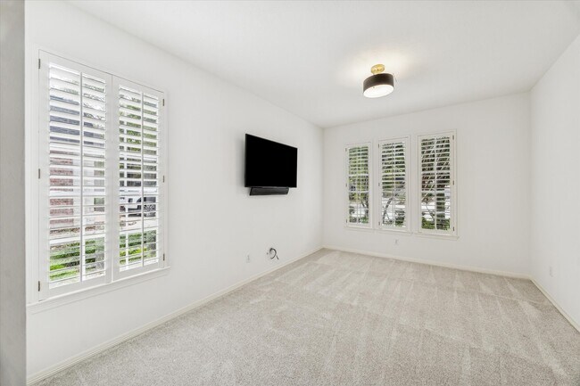 Photo - 14 Prism Cove Pl