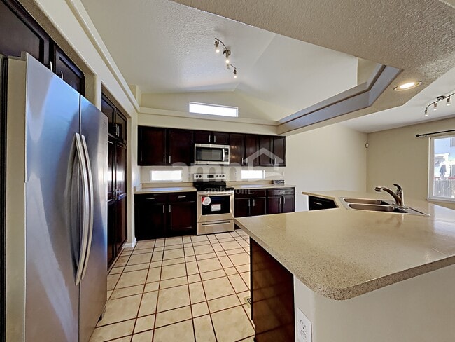 Photo - 4148 Genoa St