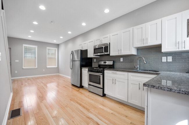 Photo - 1451 N Dover St