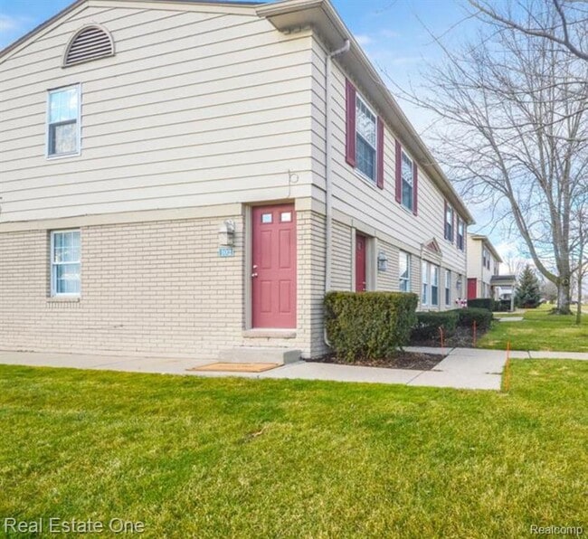 Building Photo - 102 Princeton Dr