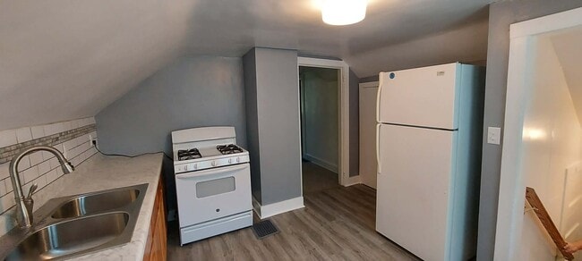 Photo - 1160 W Laketon Ave