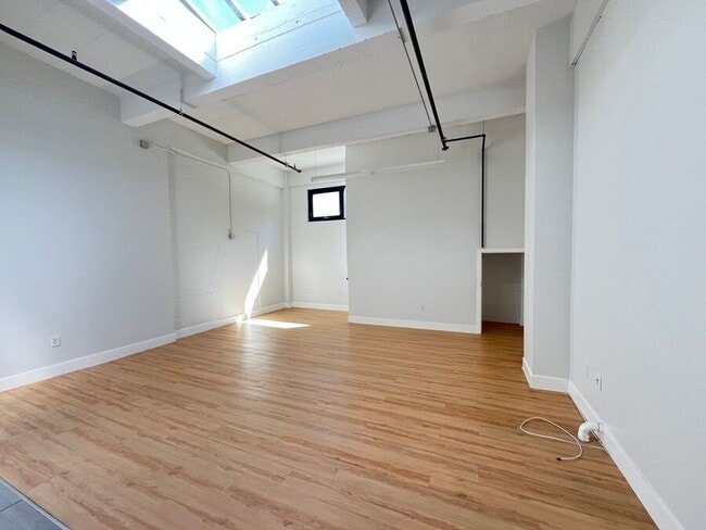 Photo - 5701 International Blvd Unidad 50