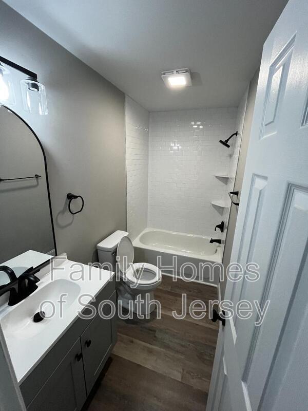 242 N Broadway Unit 4