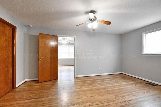 Photo - 170 Gillette Ave