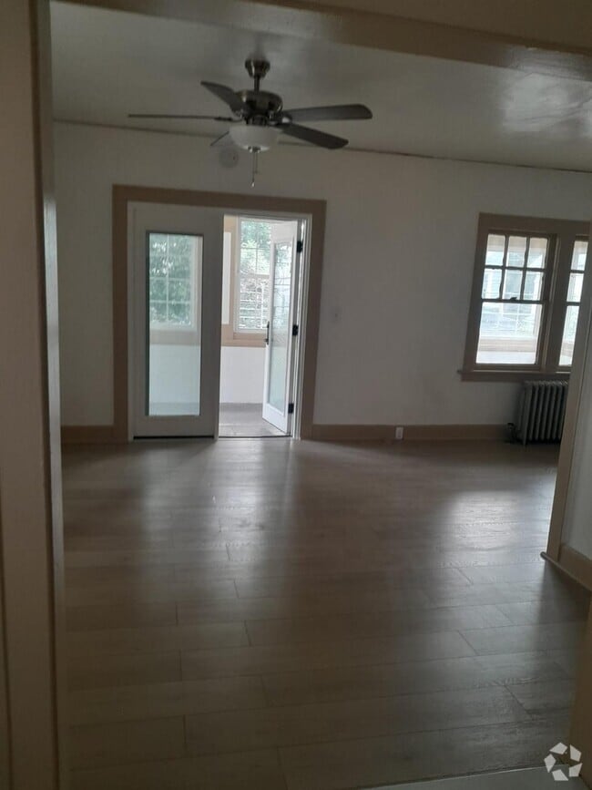 Building Photo - 35 S 15th Ave Rental