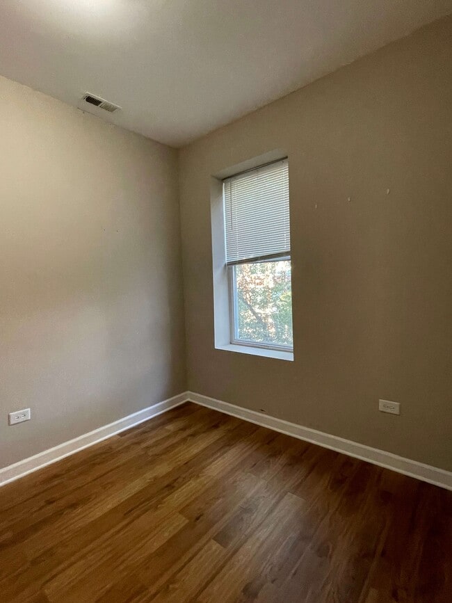 Photo - 1734 W Division St Unit 3F