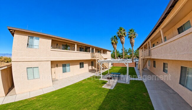 1444 Star Rd