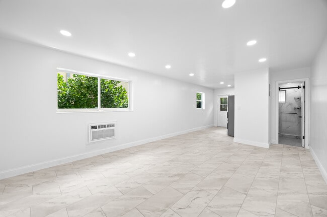 Photo - 411 SE 3rd Ave