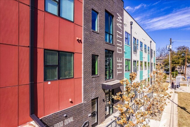 Photo - Super Spacious 4 bed 4 bath - Move in Ready or Pre-Lease for the Fall Unit 303