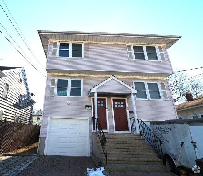 Building Photo - 495 Garfield Ave Rental