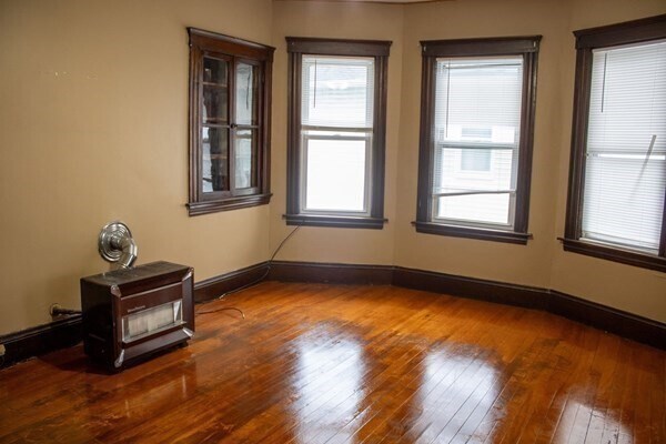 91 Perry Ave Unit 3
