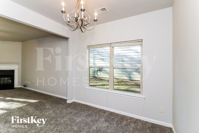 Photo - 466 Grenier Terrace NE