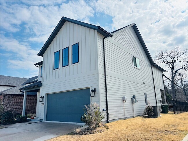 Photo - 4508 Hogan's Alley Dr