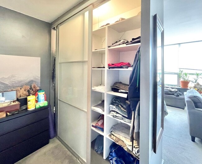 Photo - High Floor Studio with Fabulous Views of the Loop FOR RENT!