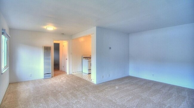 Photo - 1549 San Carlos Ave Unit 11