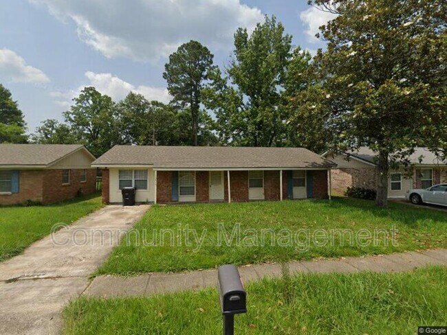Building Photo - 16813 Vermillion Dr