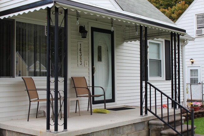 Photo - 14383 Mercedes