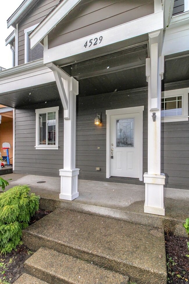 Photo - Beautiful Lacey Home with new paint and carpet in Popular Edgewater Community