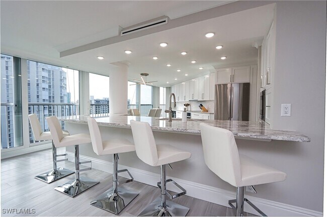 Building Photo - 4041 Gulf Shore Blvd N Unit 1204