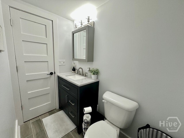 Photo - 528 E 37th St