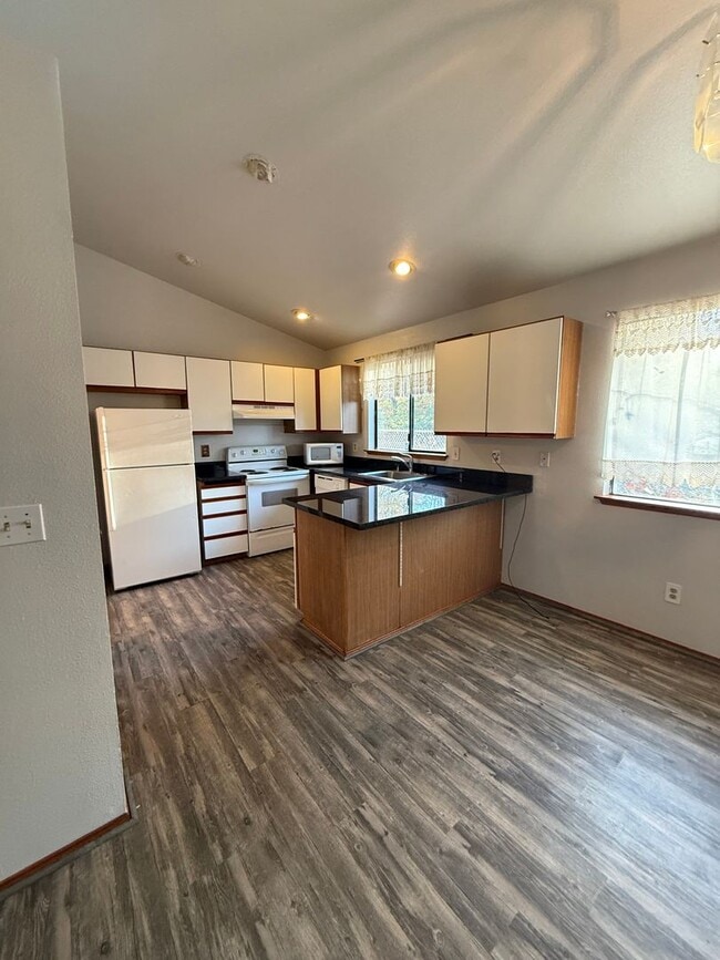 Photo - 2024 SE 8th Dr