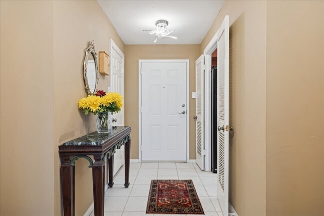 Building Photo - 661 Bering Dr Unit 709