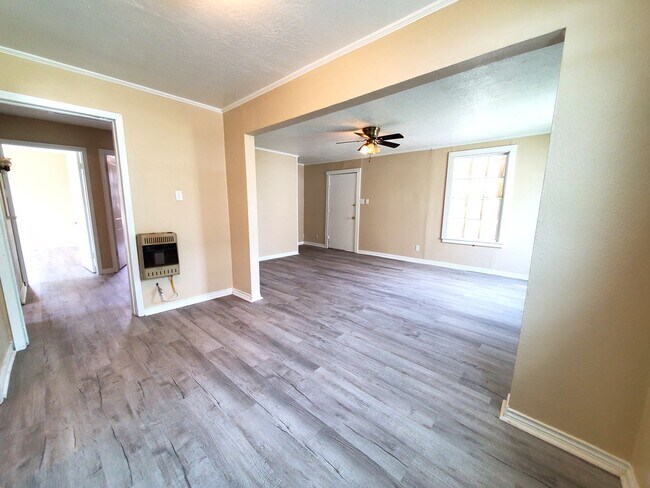 Photo - 1878 Delaware St