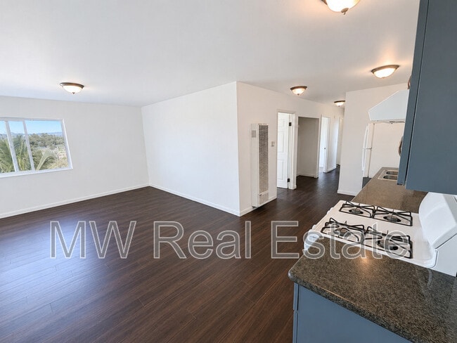 Photo - 238 E 81st St