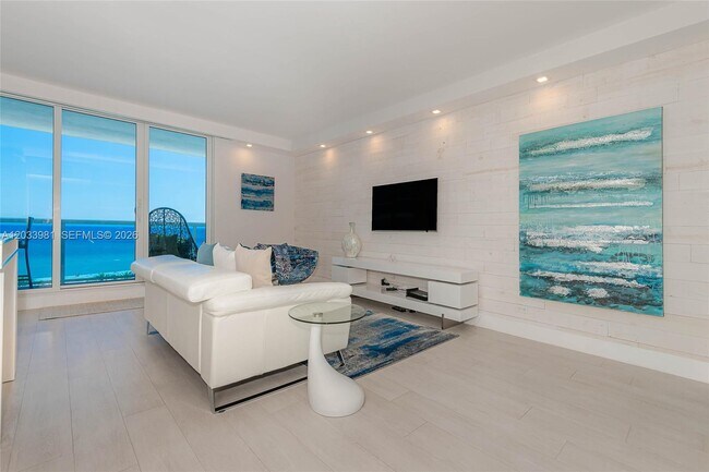 Photo - 2301 Collins Ave Unit 941