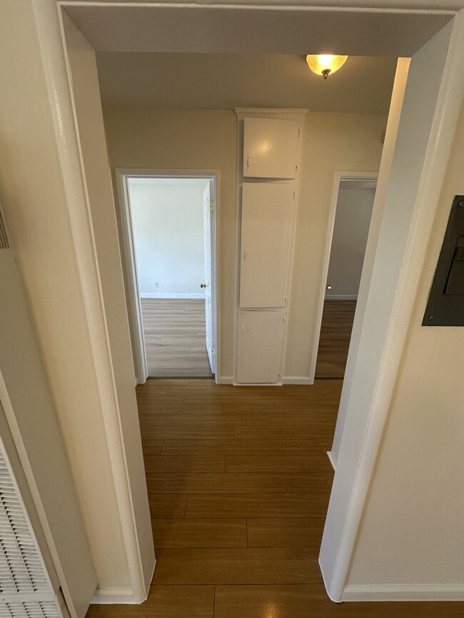 Photo - 223 E Burbank Blvd Unit 202